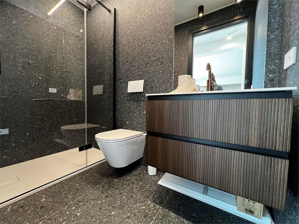 Ref. 2684 Comano Penthouse 3.5 Zimmer renoviert mit großer Terrasse – Foto 6 von 7