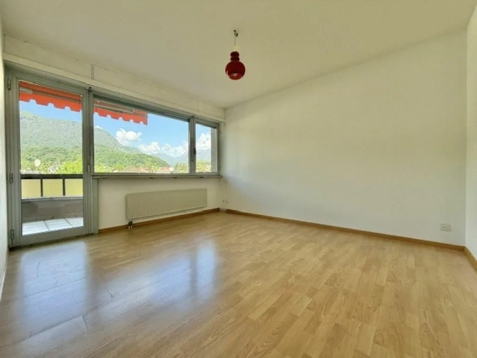 VENDESI A LOSONE - Appartamento di 3.5 locali con vista nel verde, anche come Res. Secondaria