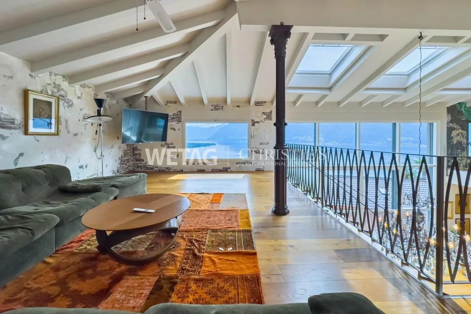Moderne Villa im Loft-Stil mit Seeblick & Innenpool zum Verkauf in ...