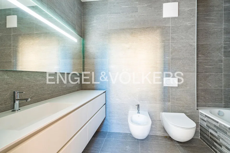 Renoviertes zentrales Duplex mit hellen Räumen – Foto 11 von 13