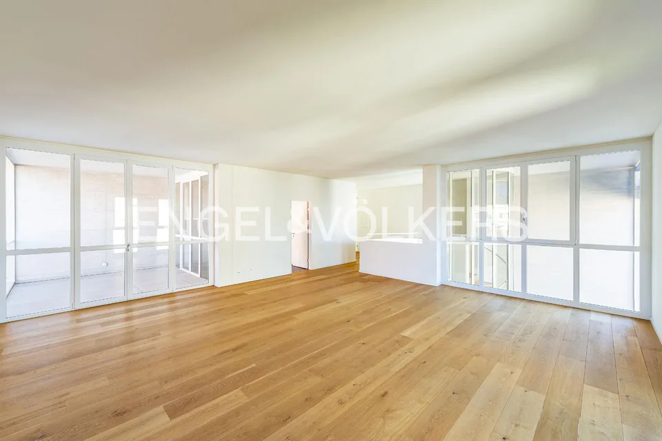 Renoviertes zentrales Duplex mit hellen Räumen