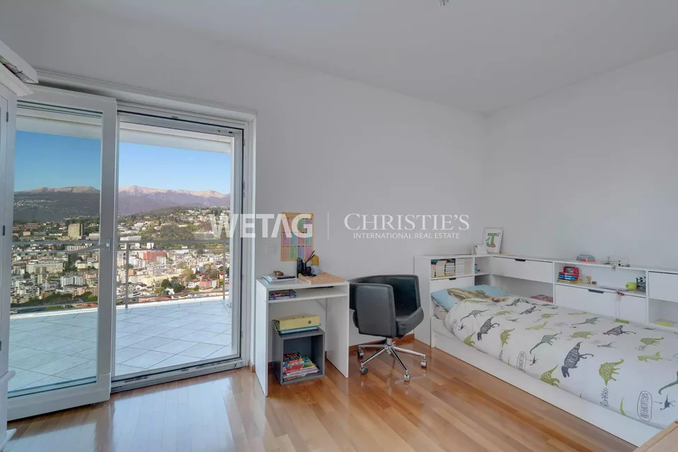 Lugano-Viganello : Villa élégante avec terrasse panoramique spacieuse à vendre – photo 8 sur 13