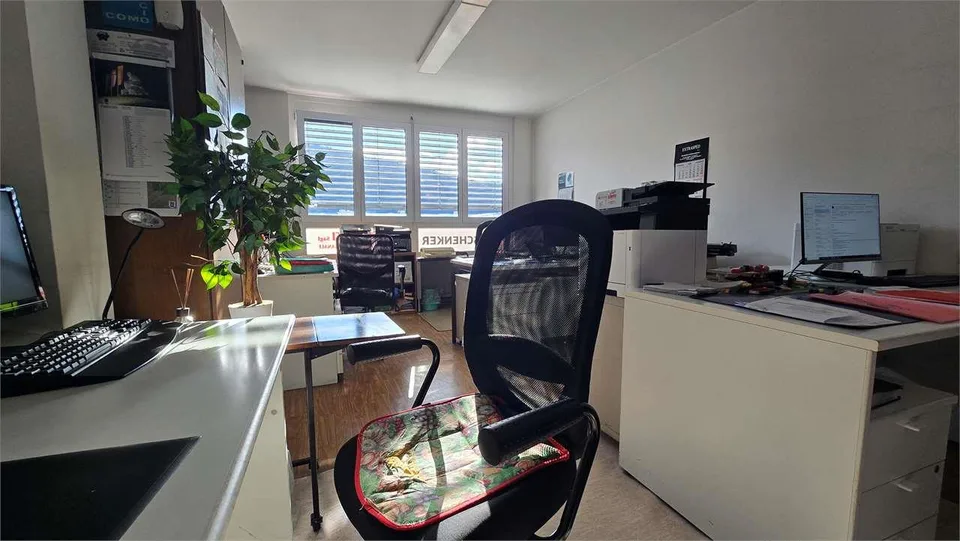 Appartement/Bureau à vendre, 3,5 pièces à Chiasso – photo 6 sur 8