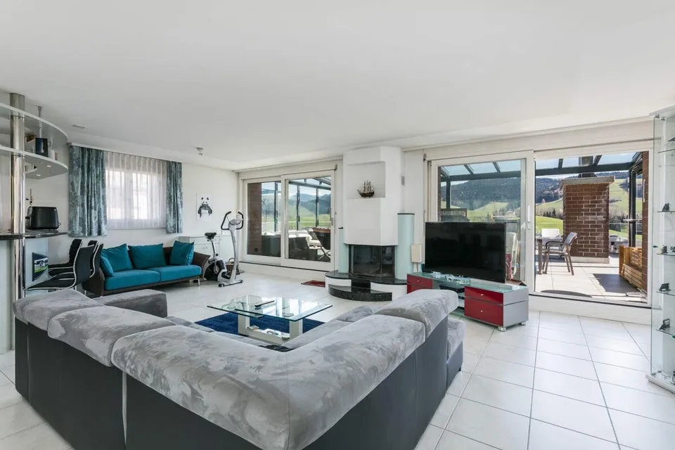 Wohnen mit Weitsicht: 7.5-Zimmer-Terrassenhaus mit Panorama-Terrasse