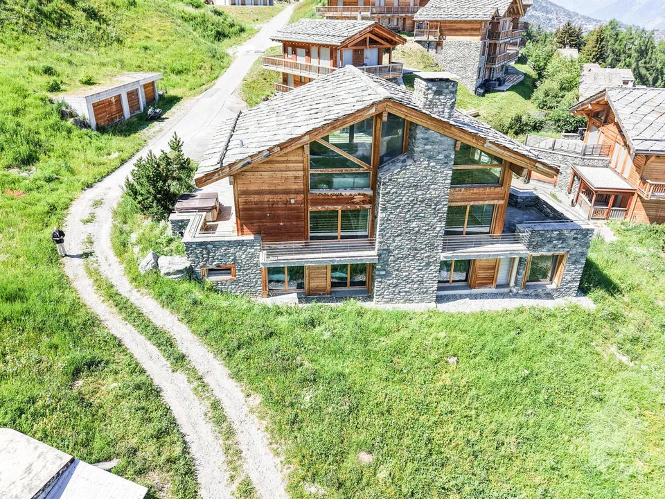 Magnifique chalet de grand standing directement sur les pistes de ski