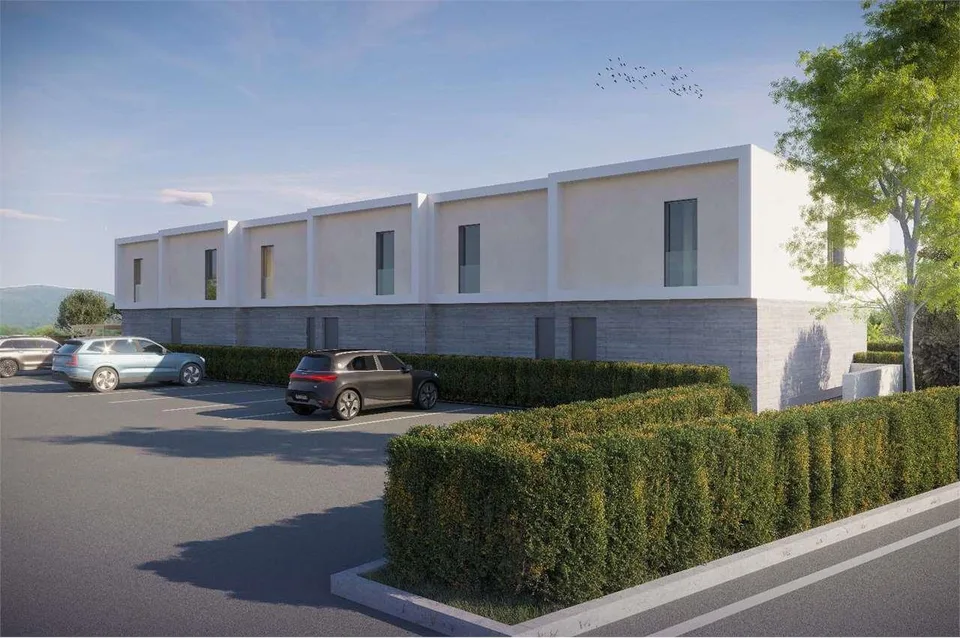Neue Reihenhaus-Villa mit privatem Garten und Swimmingpool – Foto 7 von 11