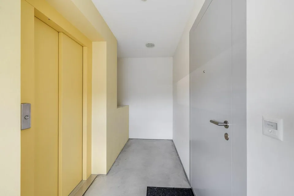 Appartement attique merveilleux avec deux terrasses