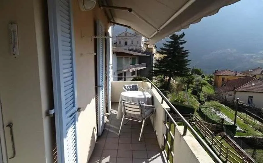 AROGNO: GROSSES PANORAMISCHES HAUS IM ORTSKERN