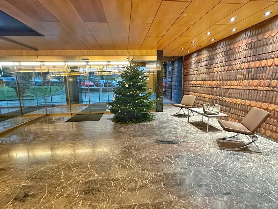 Wunderschöne 1,5-Zimmer-Wohnung mit Balkon und privatem Pool - Genf, Champel