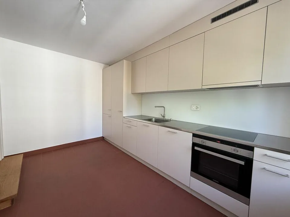 Einzigartige Altbauwohnung mit Blick auf den Rhein