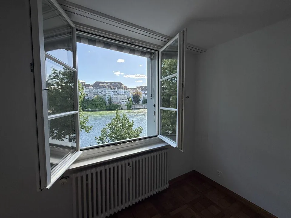 Einzigartige Altbauwohnung mit Blick auf den Rhein