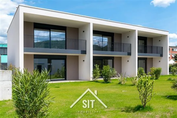 Caslano: Casa a schiera 2.5 locali