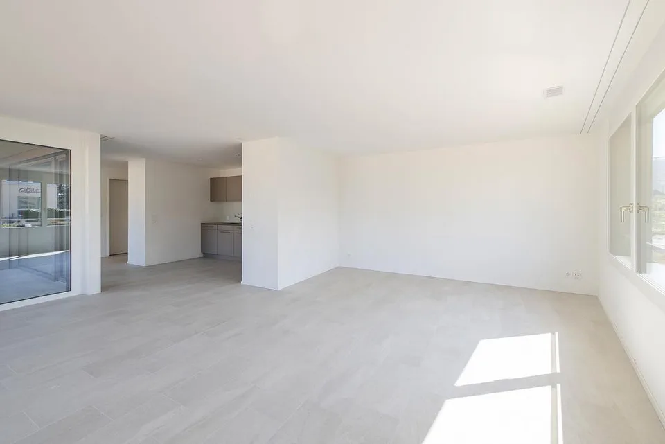 Ampio appartamento moderno 2.5 locali in un edificio residenziale con vista sul parco