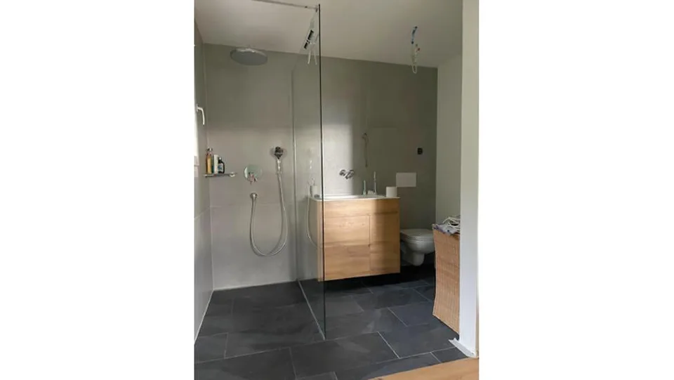 3 ZIMMER-HAUS IN TSCHINGEL OB GUNTEN (BE), MÖBLIERT, TEMPORÄR