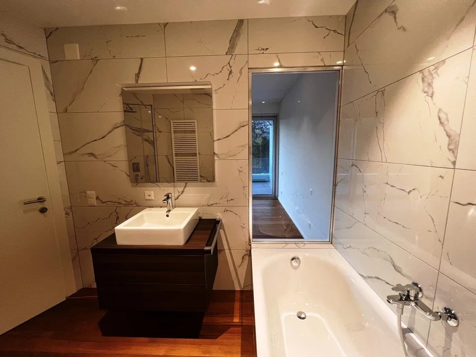NEW 5.5-ROOM APARTMENT WITH BREATHTAKING OPEN LAKE VIEW – photo 13 of 13