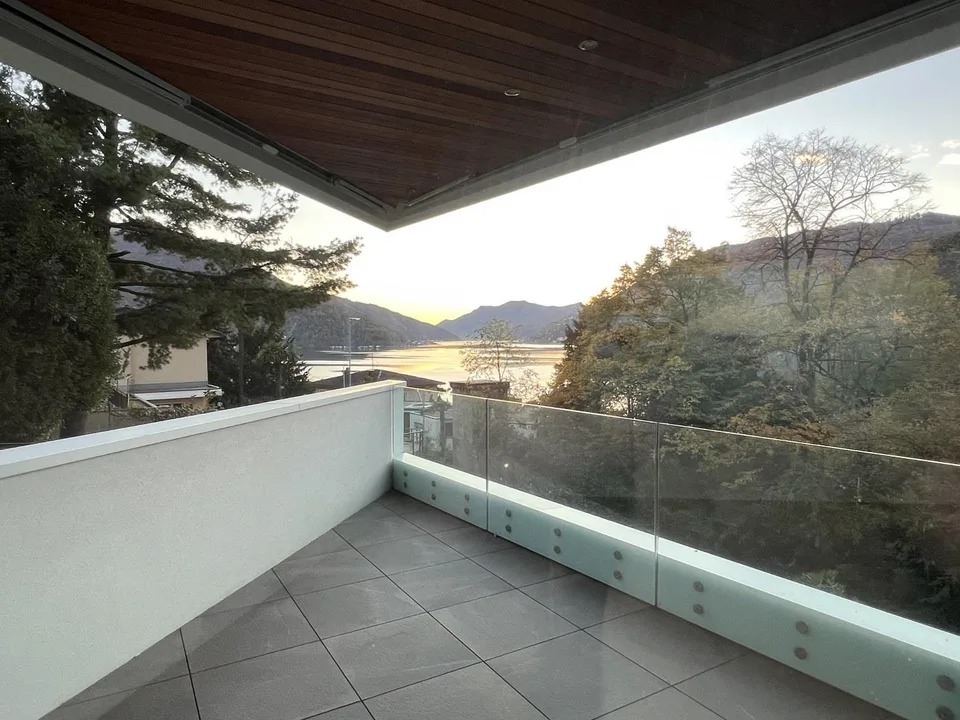 NEW 5.5-ROOM APARTMENT WITH BREATHTAKING OPEN LAKE VIEW – photo 8 of 13