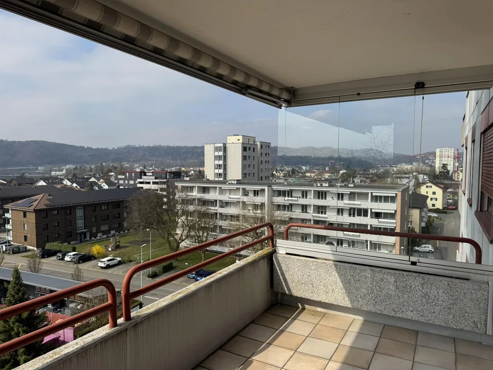 Zentrale 4.5-Zimmerwohnung in Wettingen mit viel Licht und Aussicht