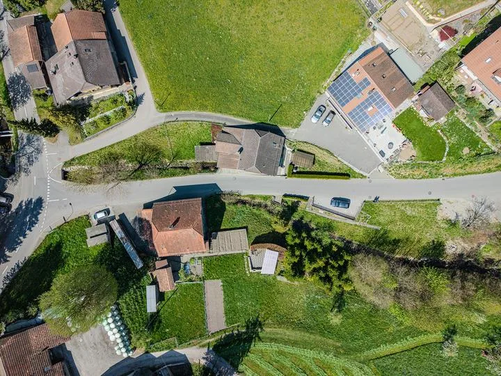 AFFASCINANTE E CONVENIENTE - CASA DI 8 STANZE CON APPARTAMENTO INDIPENDENTE – foto 7 di 8
