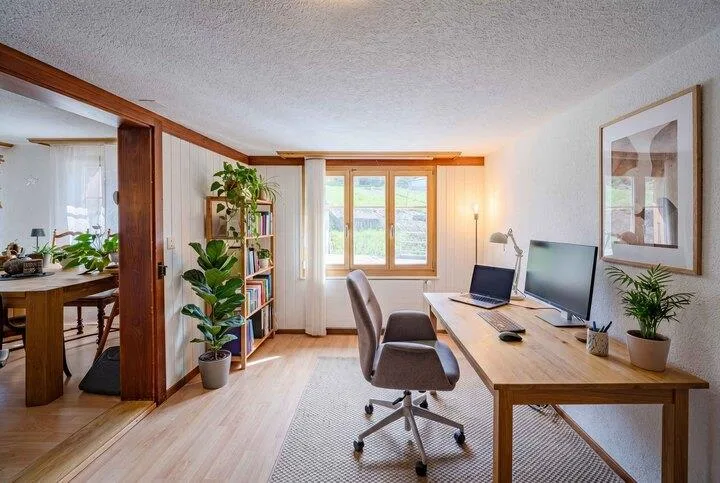 AFFASCINANTE E CONVENIENTE - CASA CON 8 STANZE E APPARTAMENTO INDIPENDENTE