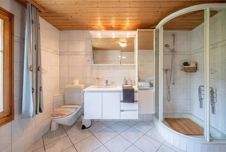 AFFASCINANTE E CONVENIENTE - CASA DI 8 STANZE CON APPARTAMENTO INDIPENDENTE – foto 6 di 8