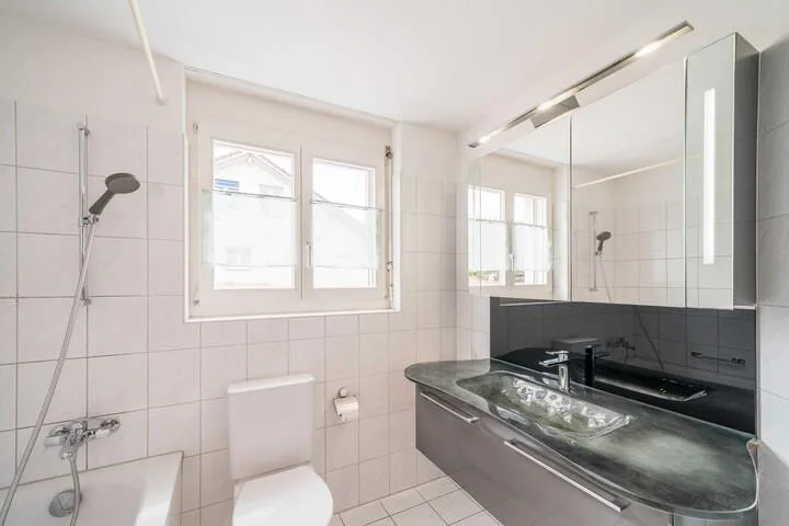 AFFIDABILE E CURATO - 5.5 STANZE  CASA DOPPIA