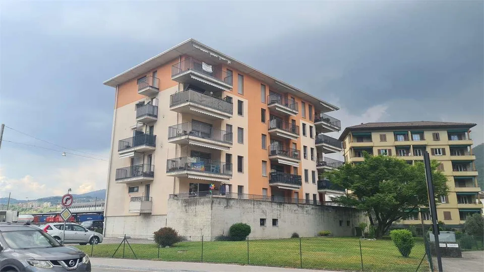CHIASSO: GRANDE ATTICO PANORAMICO