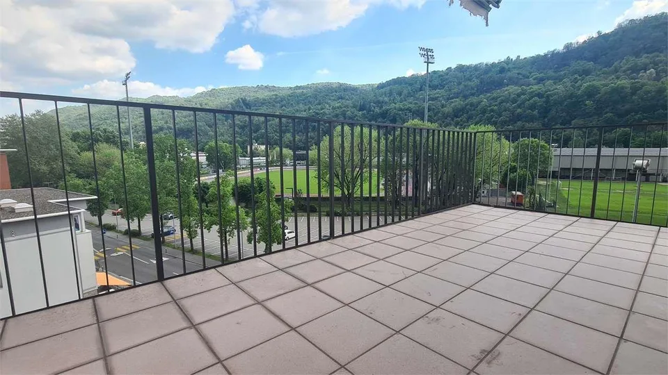 CHIASSO: GRANDE ATTICO PANORAMICO