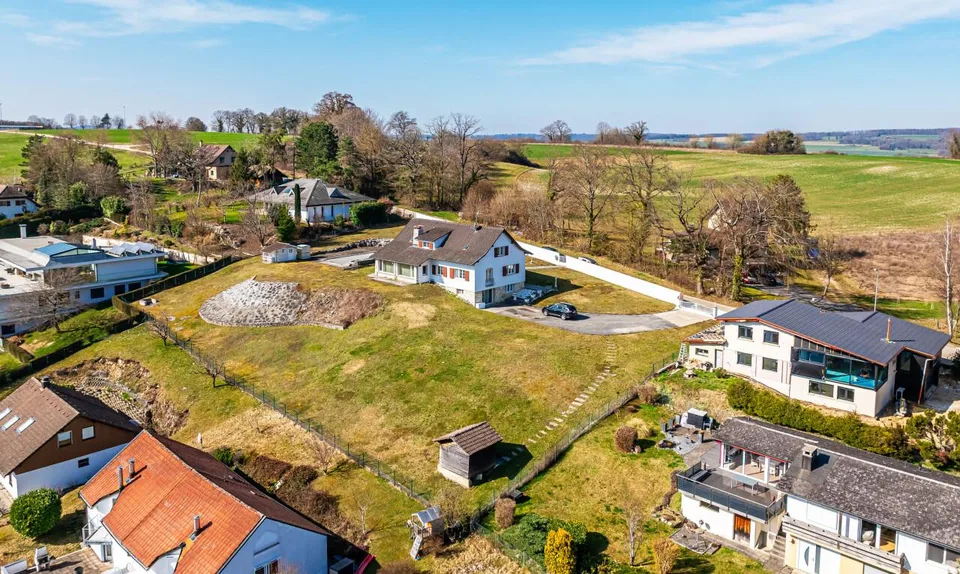Hochwertige Meistervilla, großer Garten und Panoramablick