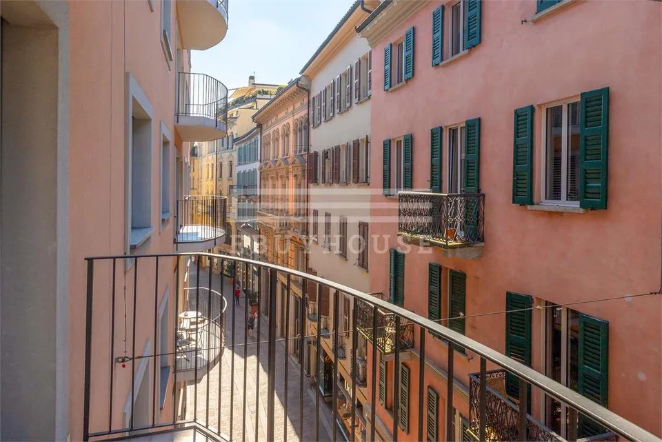 Prachtvolle Wohnung mit Seeblick im Zentrum – Foto 12 von 13