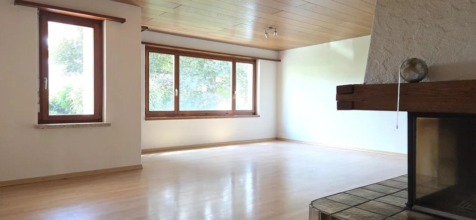 Charmant appartement 4.5 pièces avec jardin et cheminée à Muhen