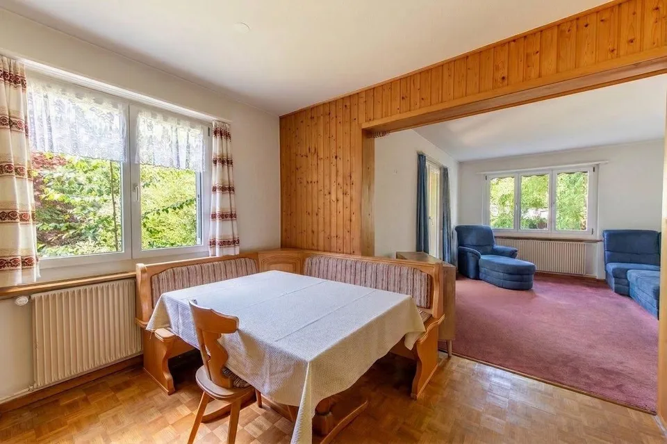 Potenziale centrale: Casa unifamiliare di 5 camere ampliabile con giardino spazioso