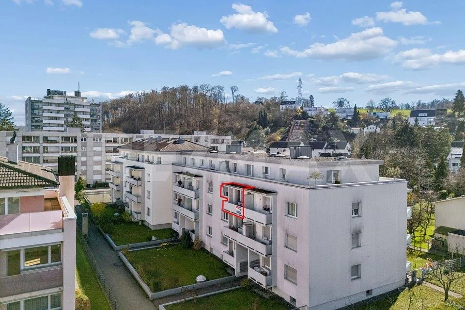 Bright 3.5-room apartment with two balconies