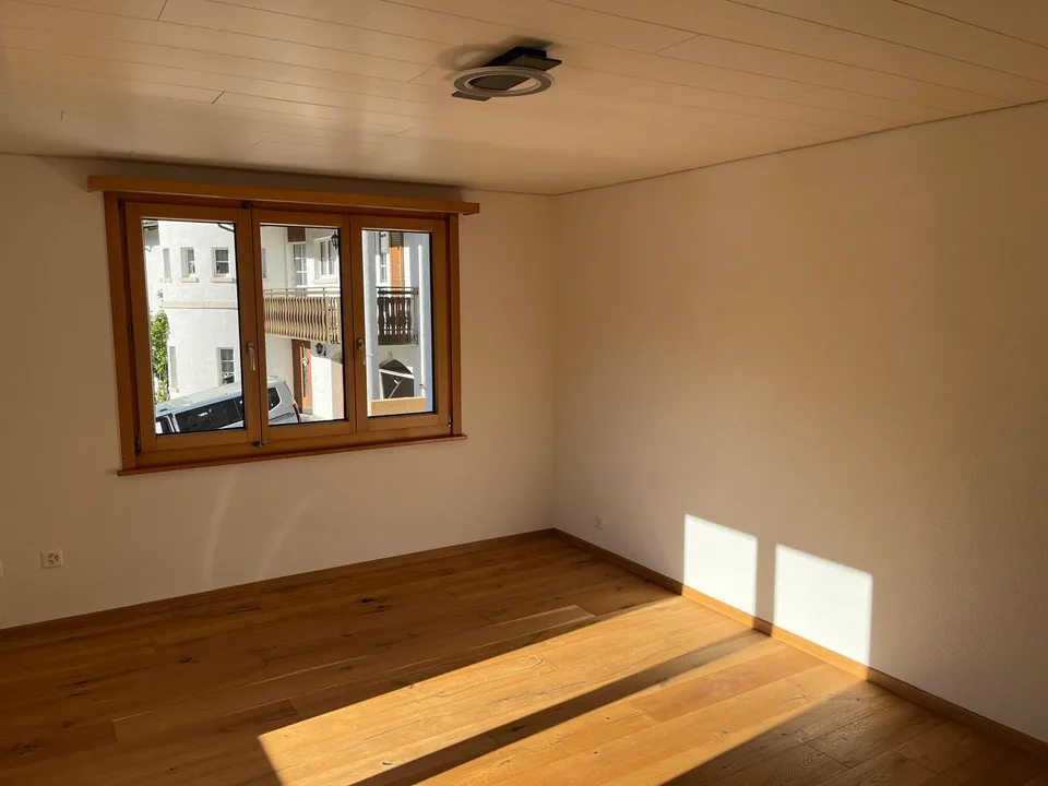 8-Zimmer-Einfamilienhaus