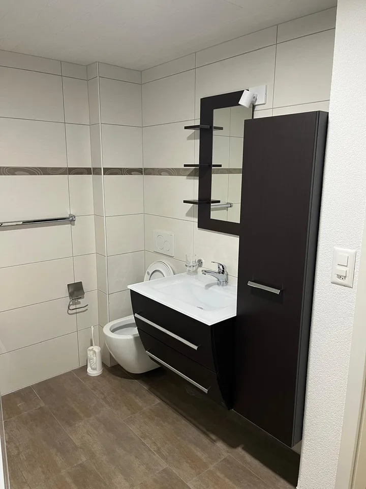 8-Zimmer-Einfamilienhaus