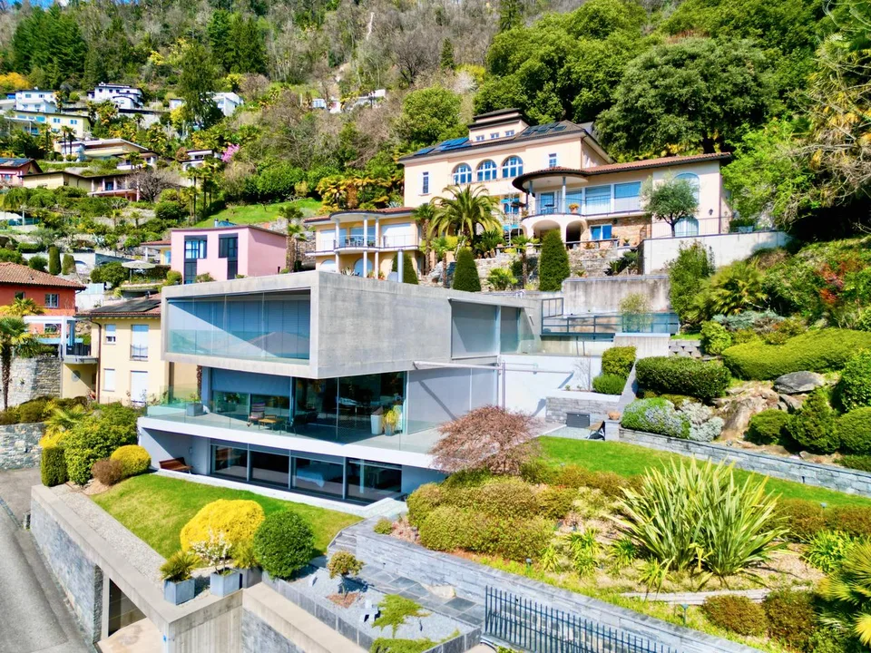 Esclusivo Duplex sul Lago Maggiore: Lusso, Eleganza e Charme