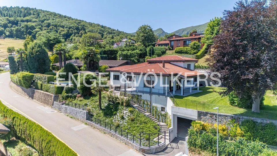 Renovated villa with dream outdoor spaces