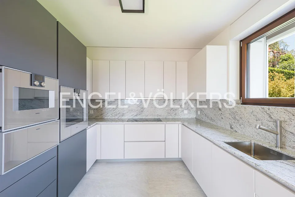 Villa ristrutturata con spazi esterni da sogno – foto 6 di 13