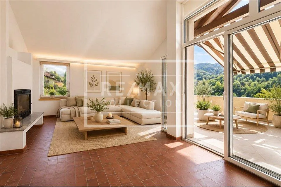 Casa con ampio terreno edificabile in ottima posizione soleggiata