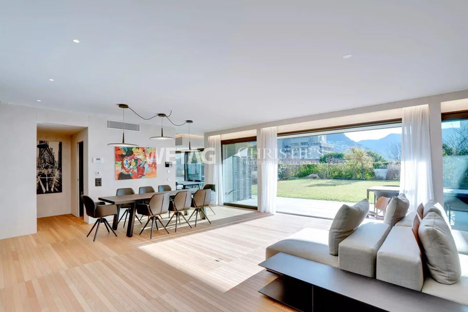 Moderne Duplexwohnung neueren Baujahrs mit grossem Privatgarten zum...
