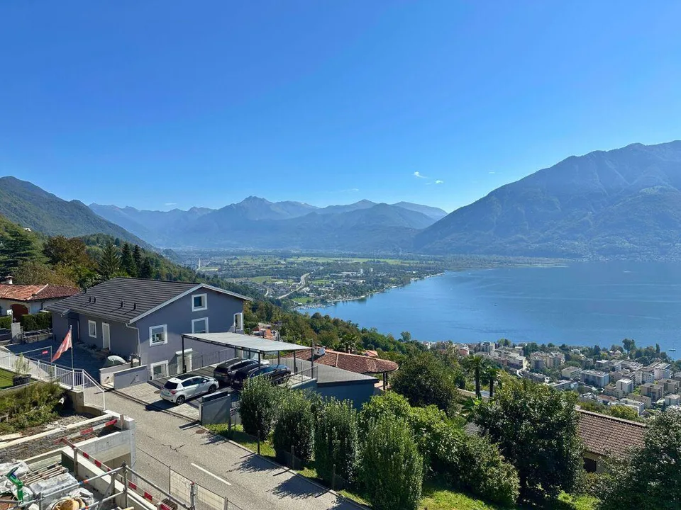 Moderno ed elegante appartamento di 4.5 locali con terrazza panoram...