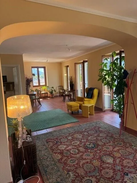 Ruvigliana: Wohnung mit herrlichem Seeblick & Schwimmbad zu verkaufen