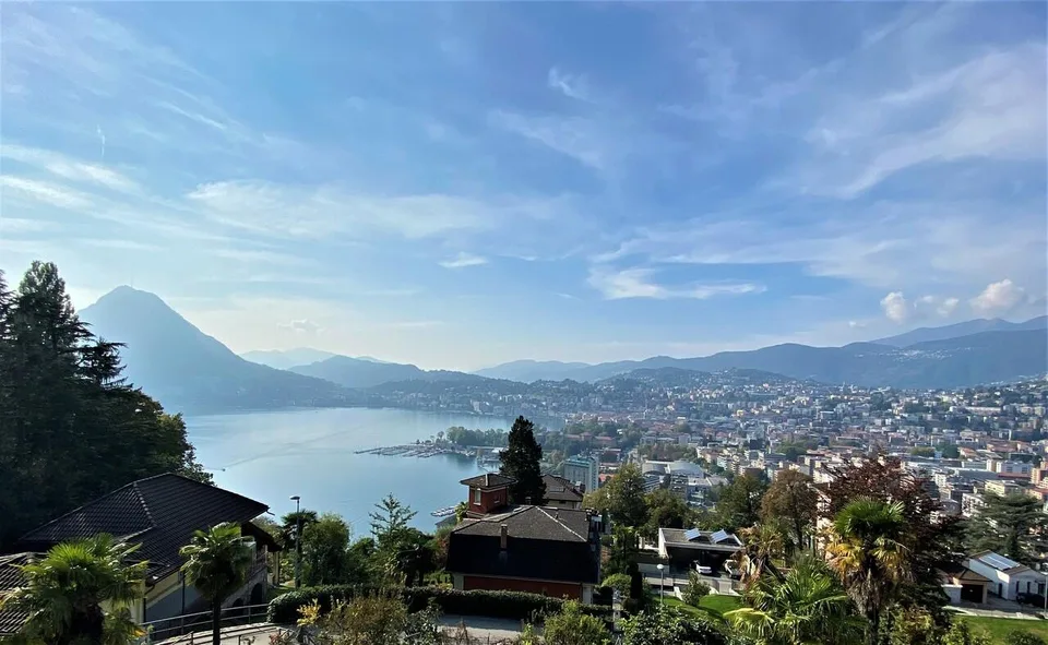 RUVIGLIANA, in casa d'epoca Appartamento 3.5 locali vista lago