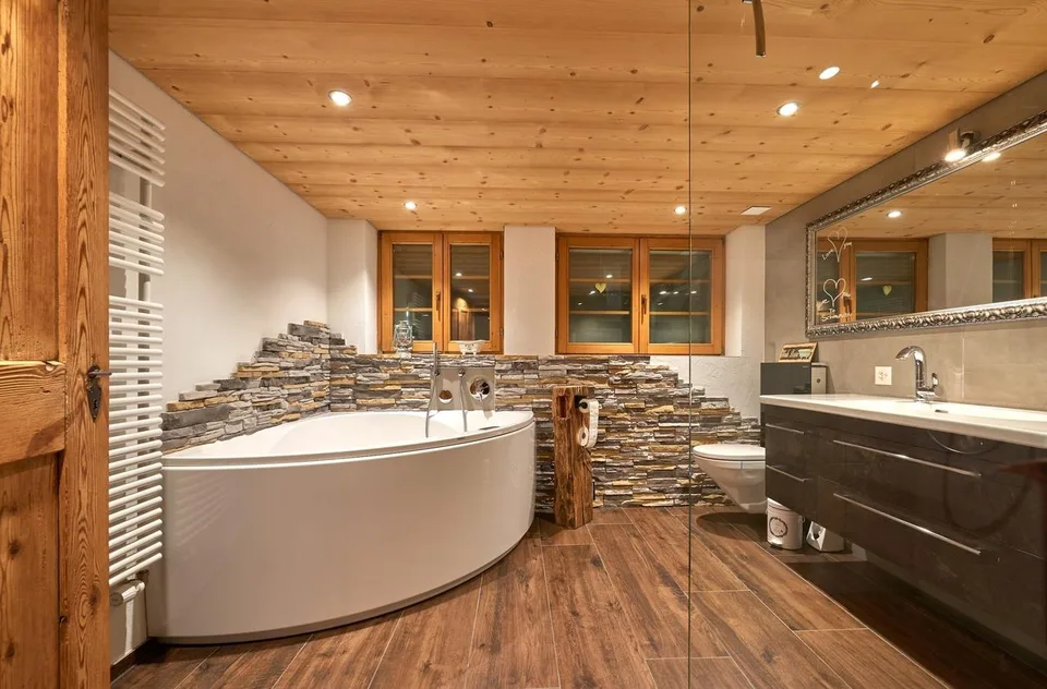 Maison de ferme rénovée avec 3599 m2 de terrain