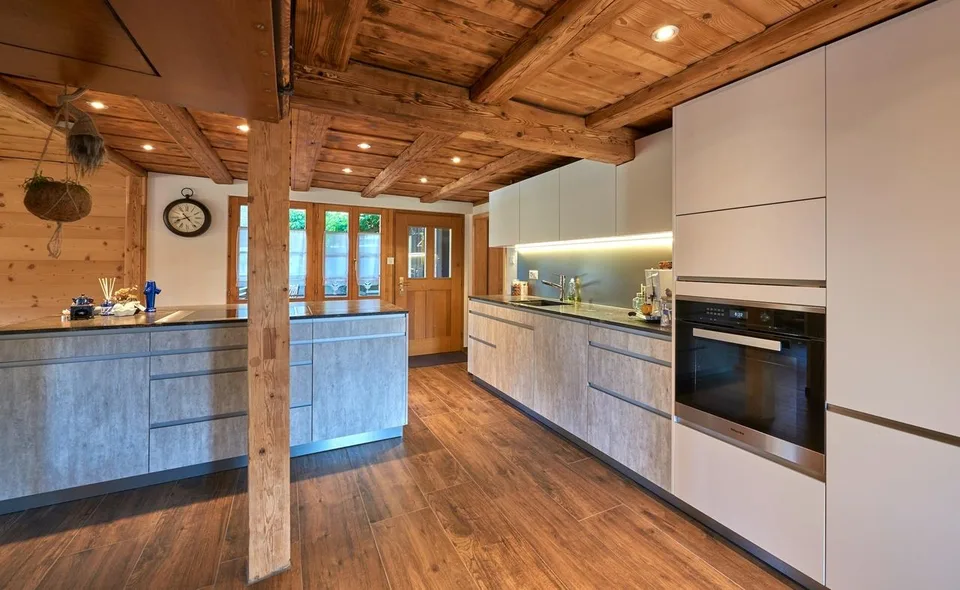 Maison de ferme rénovée avec 3599 m2 de terrain