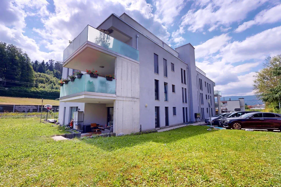 Lichtdurchflutete Traumwohnung in Studen