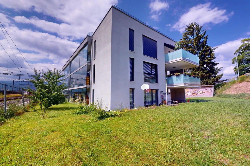 Lichtdurchflutete Traumwohnung in Studen