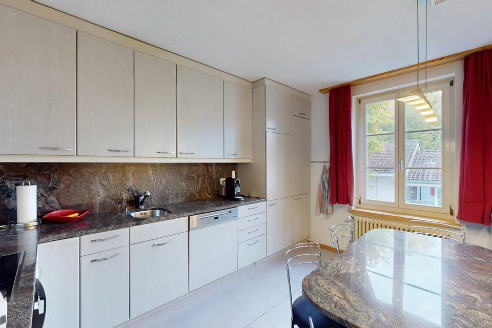 6.5-room apartment with a lot of character – photo 7 of 11