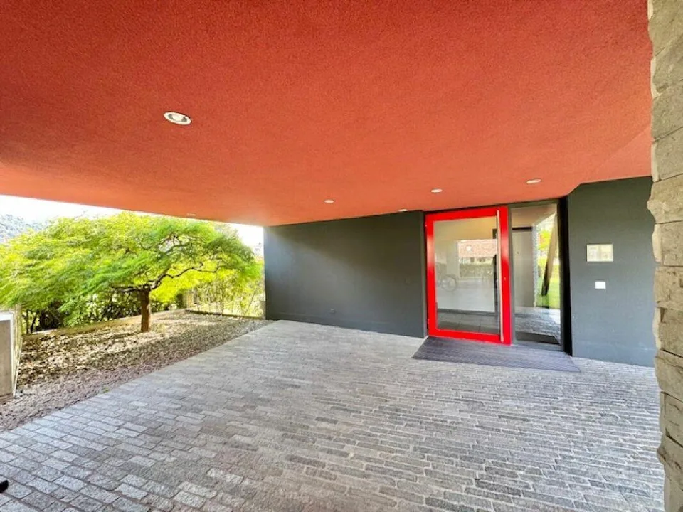 VENDESI IN CENTRO A LOSONE - MODERNO ATTICO DUPLEX DI 5.5 LOCALI