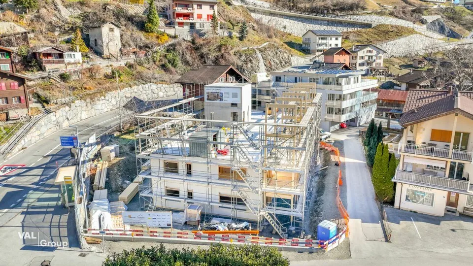 Aussergewöhnliche 5.5-Zimmer Attikawohnung in Steg