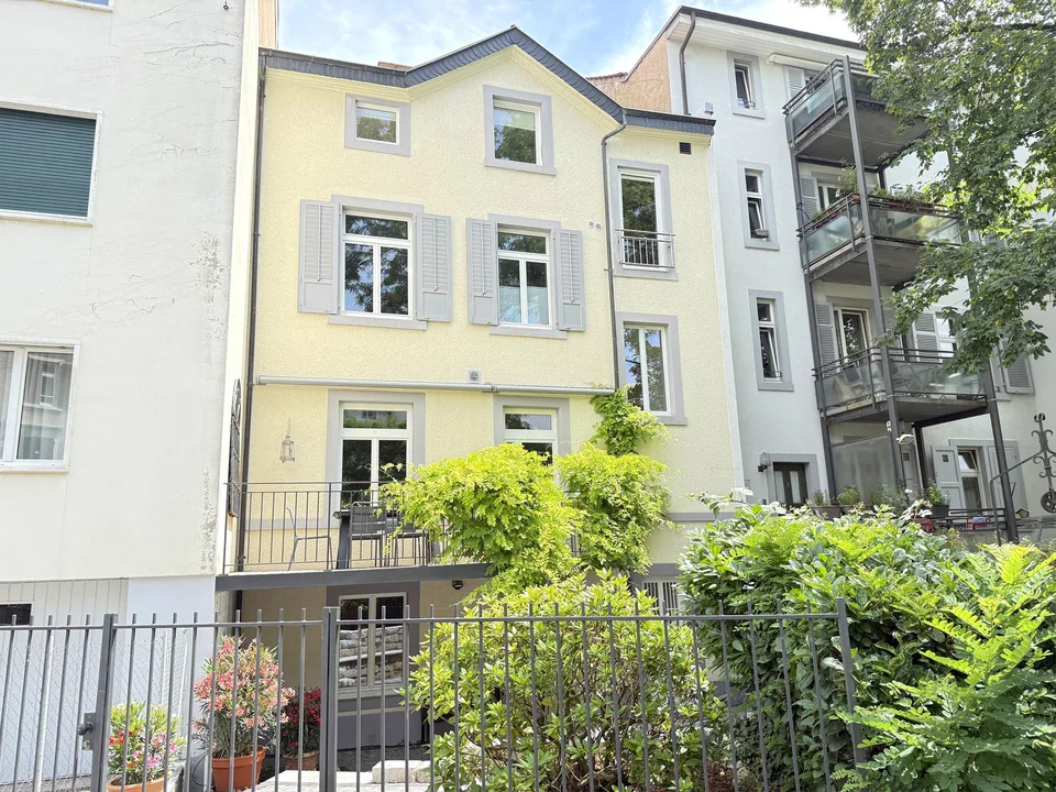Topsanierte 10 Zi.-Stadtvilla im Spalenquartier nahe dem Spalentor